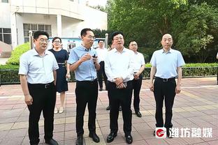 萨尔瓦多总统赛前接见迈阿密国际全队，与梅西握手